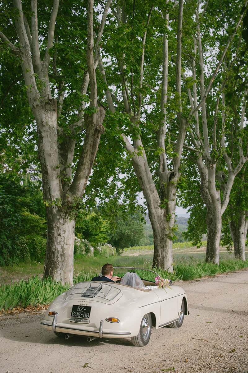 Vintage car wedding in Provence