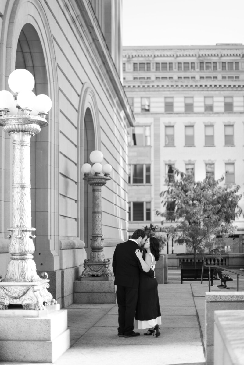 sarah-elizabeth-studio-ohio-wedding-photographer-cincinnati-noah-ally-engagement-session-sneak-peeks-3