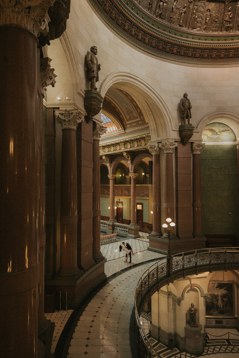 illinois-elopement-courthouse-capitol-wedding-photos-classy-vintage-moody-rachael-marie-79
