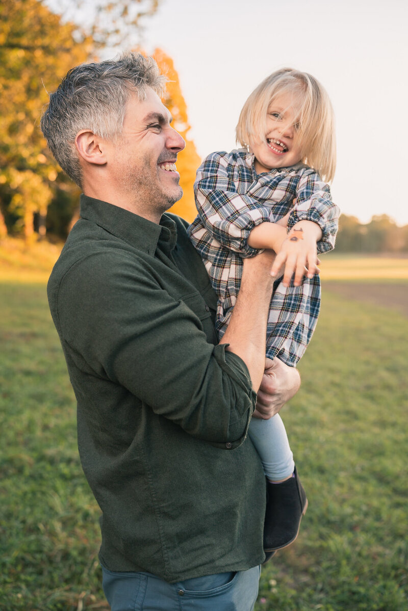 photo of dad and daughter on farm near boston