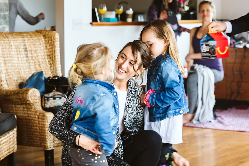 Jul + Girls Getting Ready 23