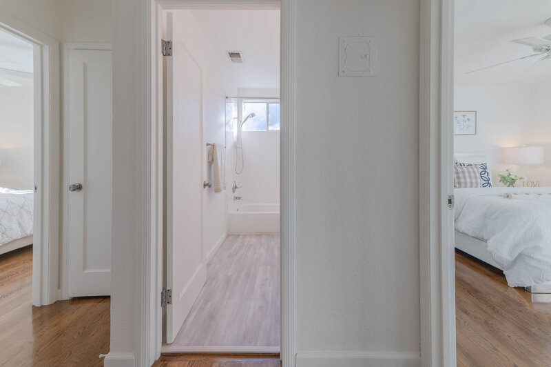 020_BathroomBedroomHallway