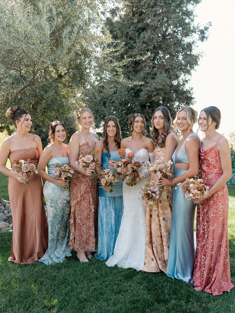 Autumn-Maximalist-Wedding-with-rich-tones-blue-velvet-draping-Ashley-Ludaescher-Photography-Vanessa-Noel-Events-0049