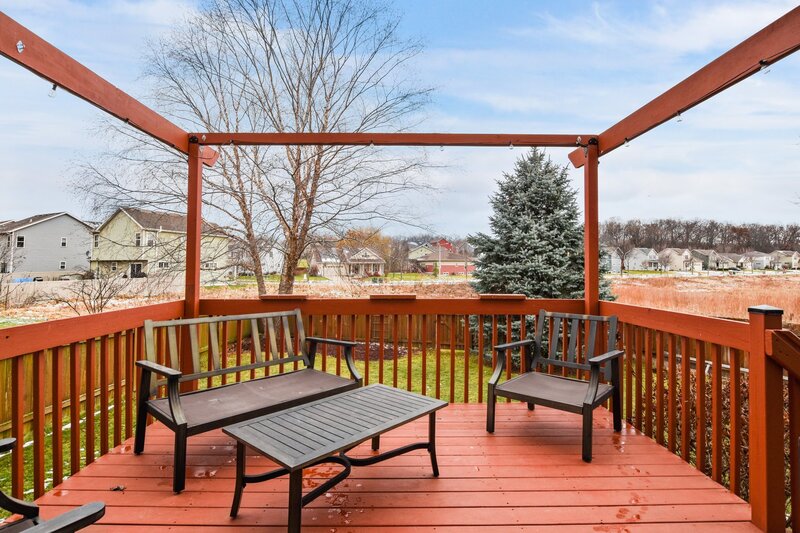 7-web-or-mls-5122-brandenburg-way