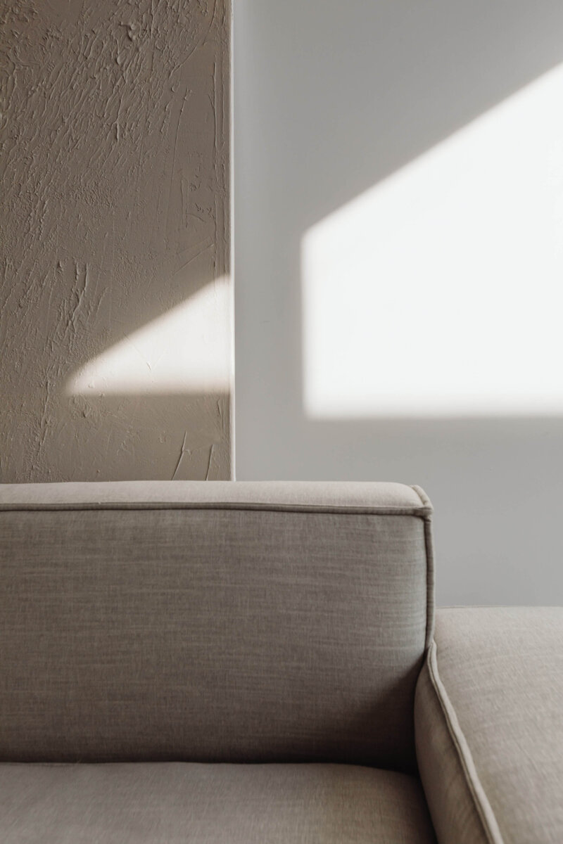 kaboompics_minimalist-interior-decor-home-living-moments-collection-33211