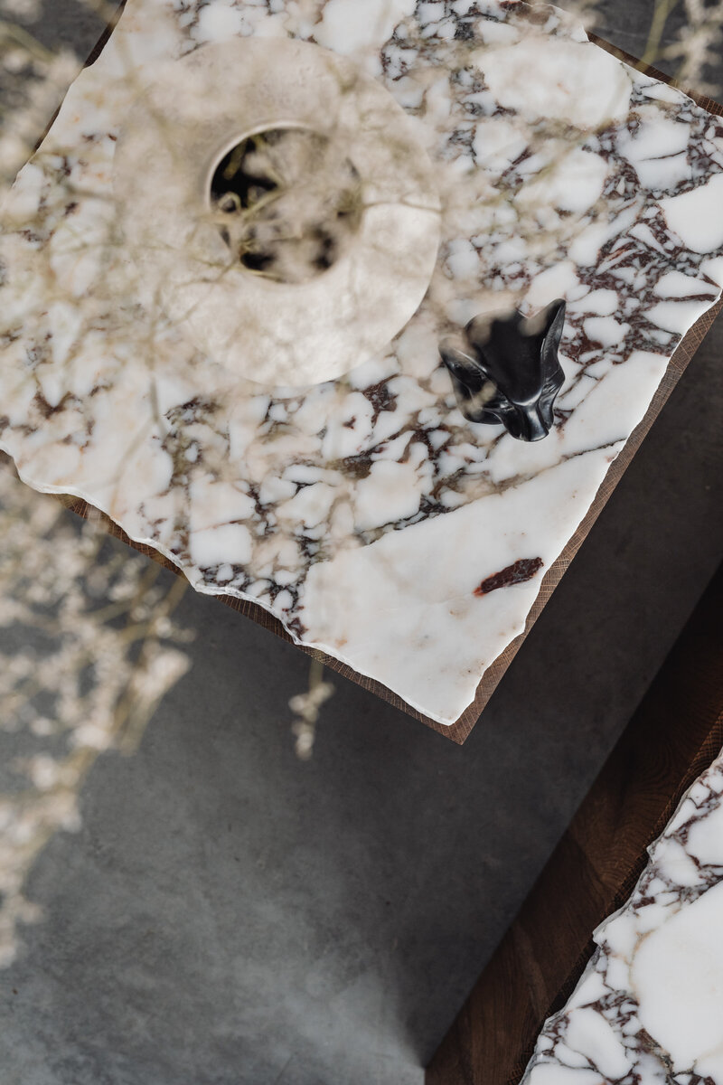 kaboompics_side-coffee-table-marble-calacatta-viola-book-25684