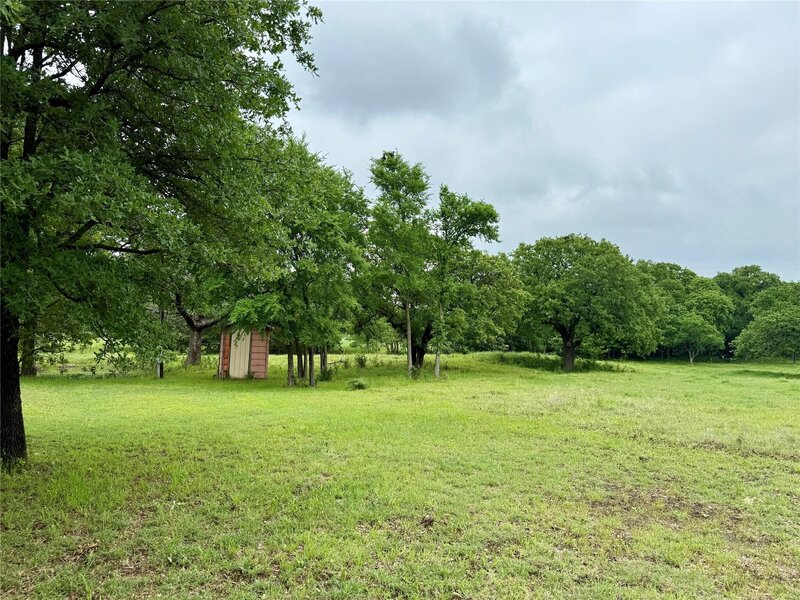 16.09 Acre small ranch in Collinsville, TX for sale