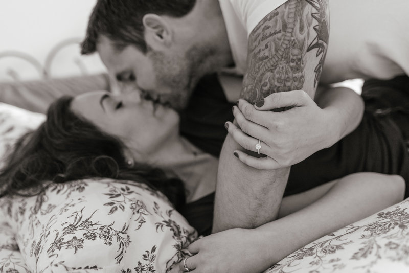 milwaukee-home-engagement-the-paper-elephant-022