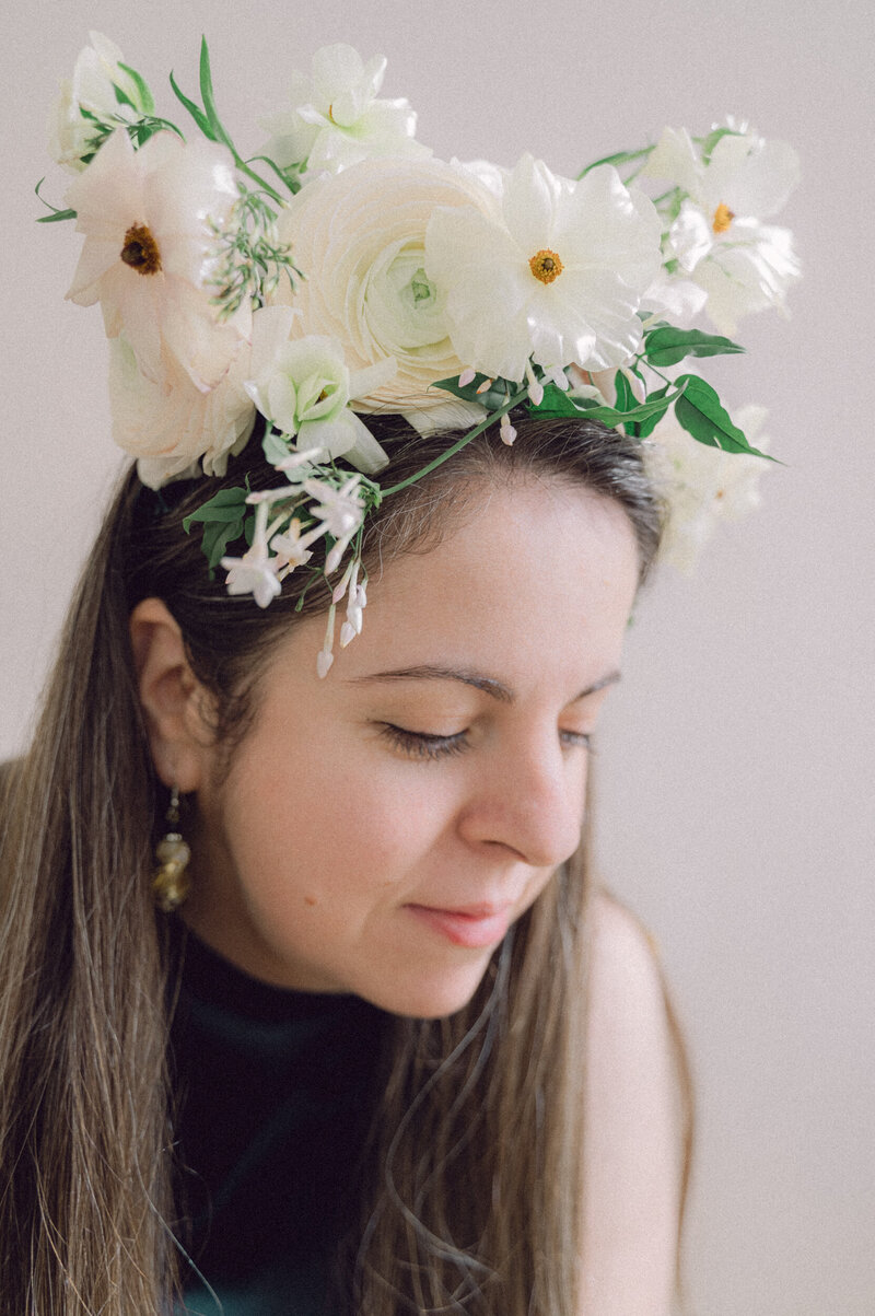Andreea Bucur - Teastyle brand creative director and business coach portrait wearing a flower crown