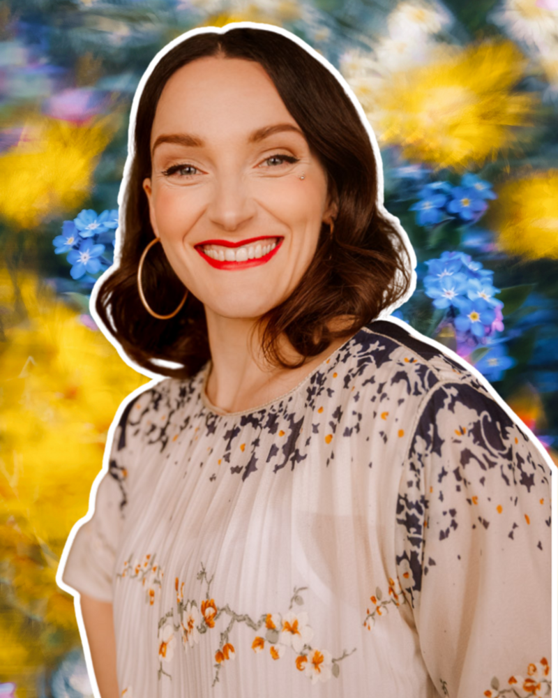 Ulrike Storch bio  Your new circus wing woman-portrait