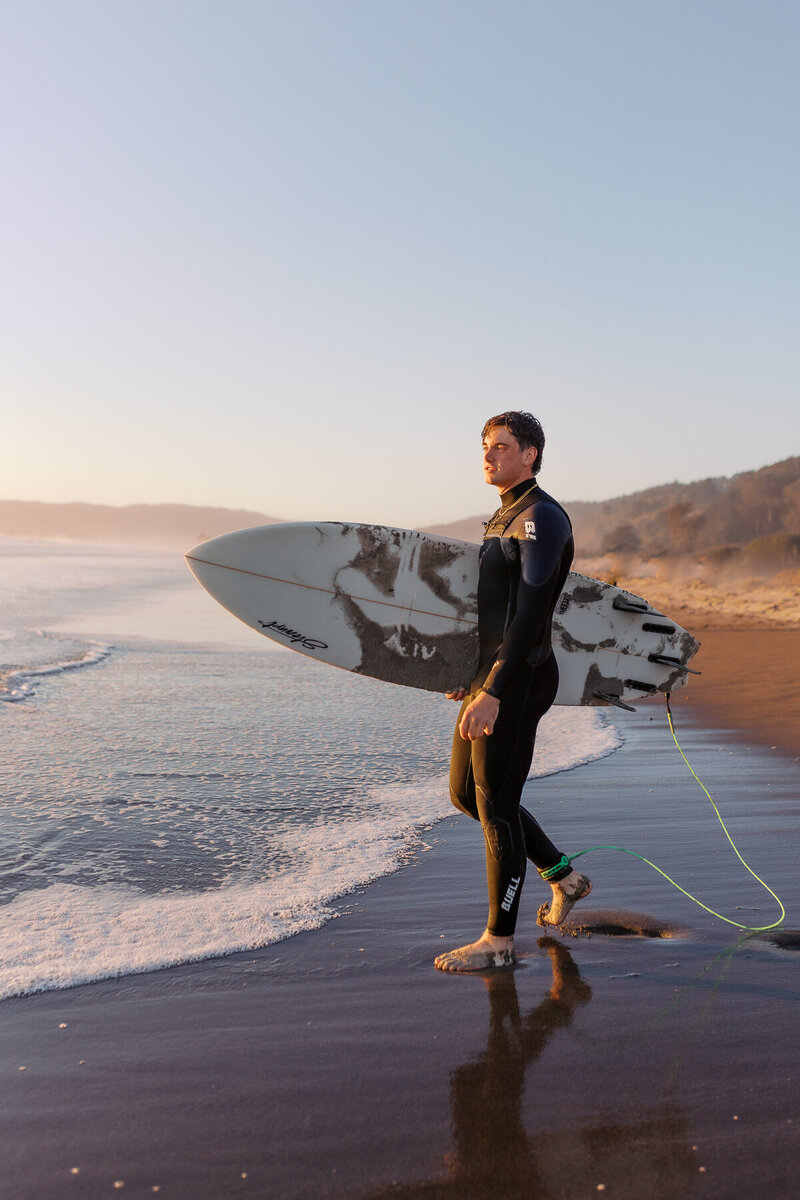Senior portrait session at the beach