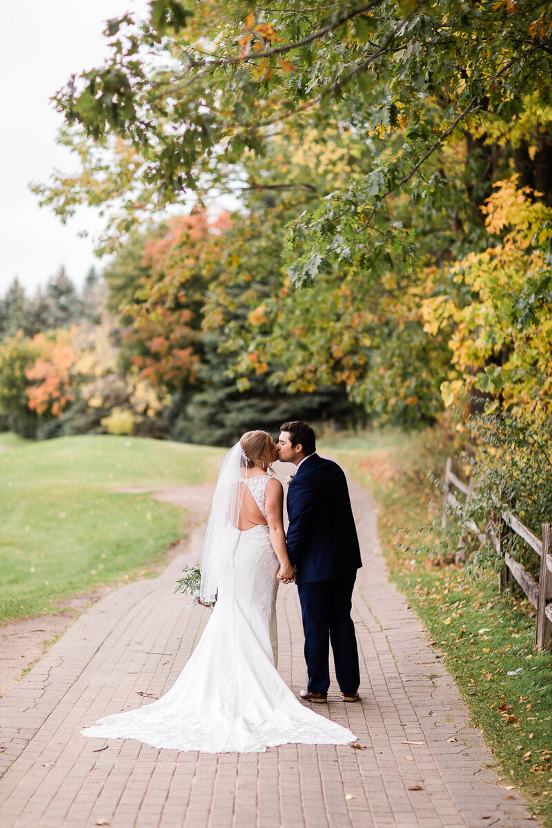 50_Fall_Thornberry_Creek_at_Oneida_Wedding_Hobart_Green_Bay_Wisconsin-James-Stokes-Photography
