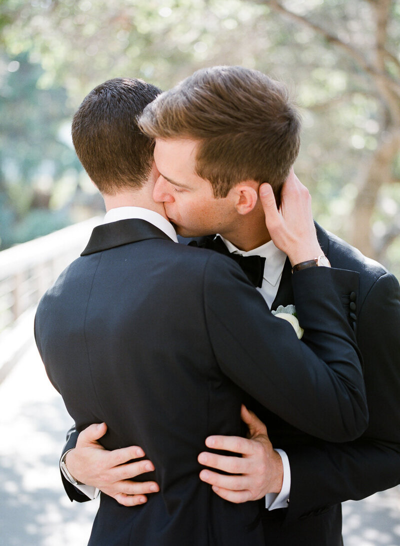 Carmel-Valley-Ranch-wedding-photographers-the-dejaureguis-erin-and-courtney-photographers-0046