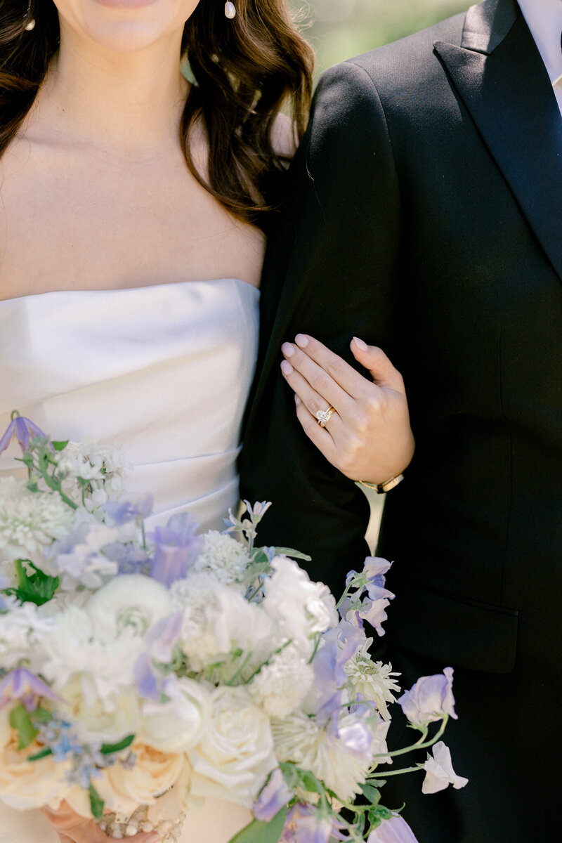 Abby & Garrett Sneak Peeks-118_(2048)