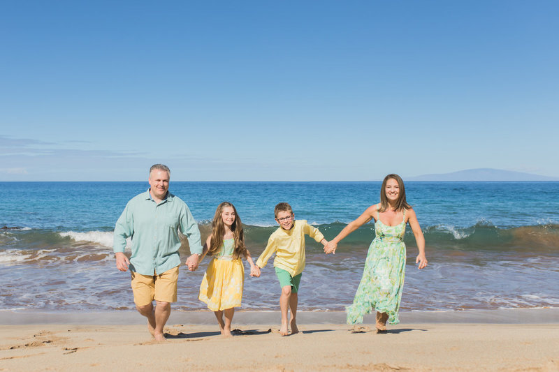 What to wear for Maui family portraits