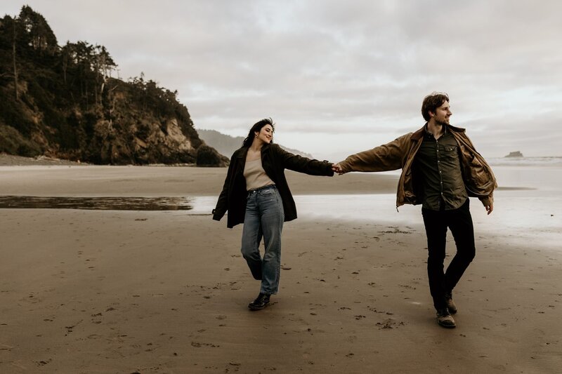 cannon beach engagement photos 