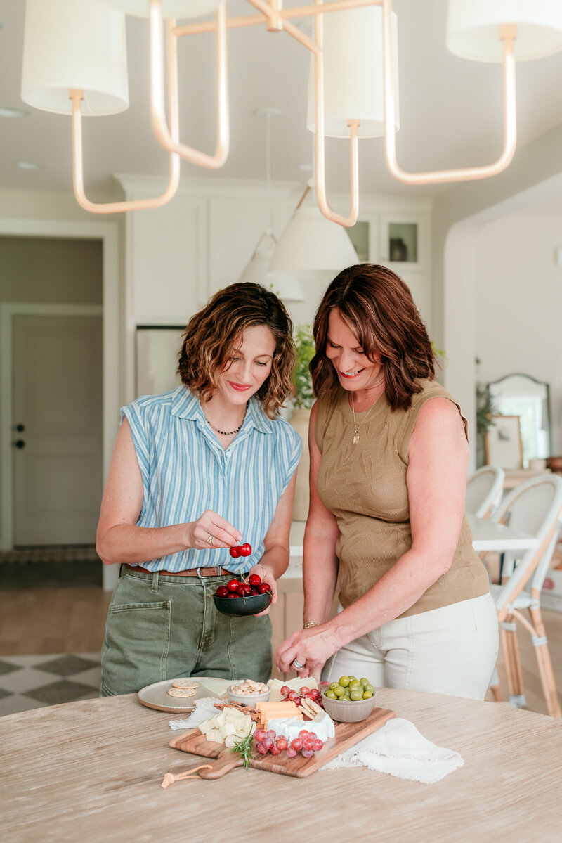Branding photography session for Garnish with Lemon, a Minneapolis-based food and drink content brand, featuring lifestyle visuals and creative collaboration.