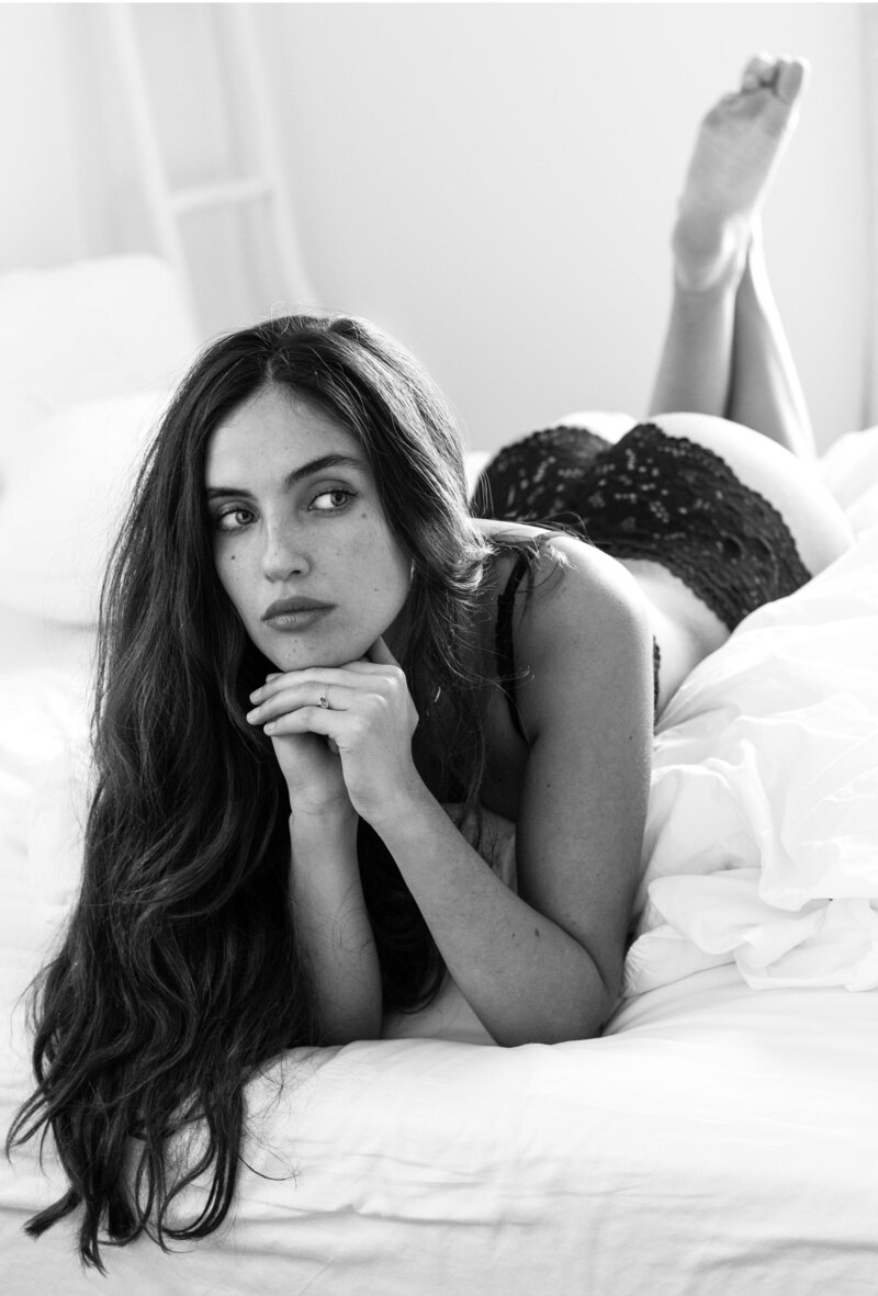 Stunning boudoir photography portrait by Daisy Rey in New jersey.