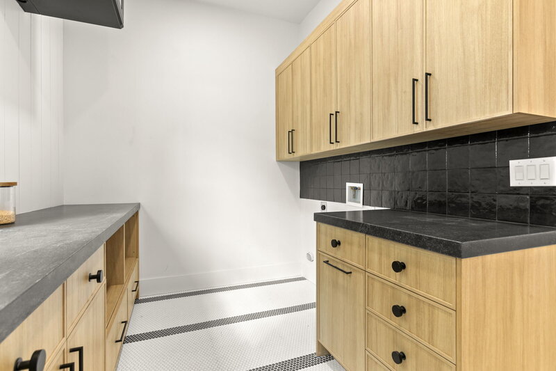 61-web-or-mls-6315-e-corrine-dr