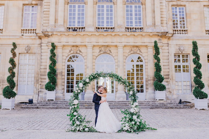 Wedding Photographer Brussels engagement session Palais de Tervueren