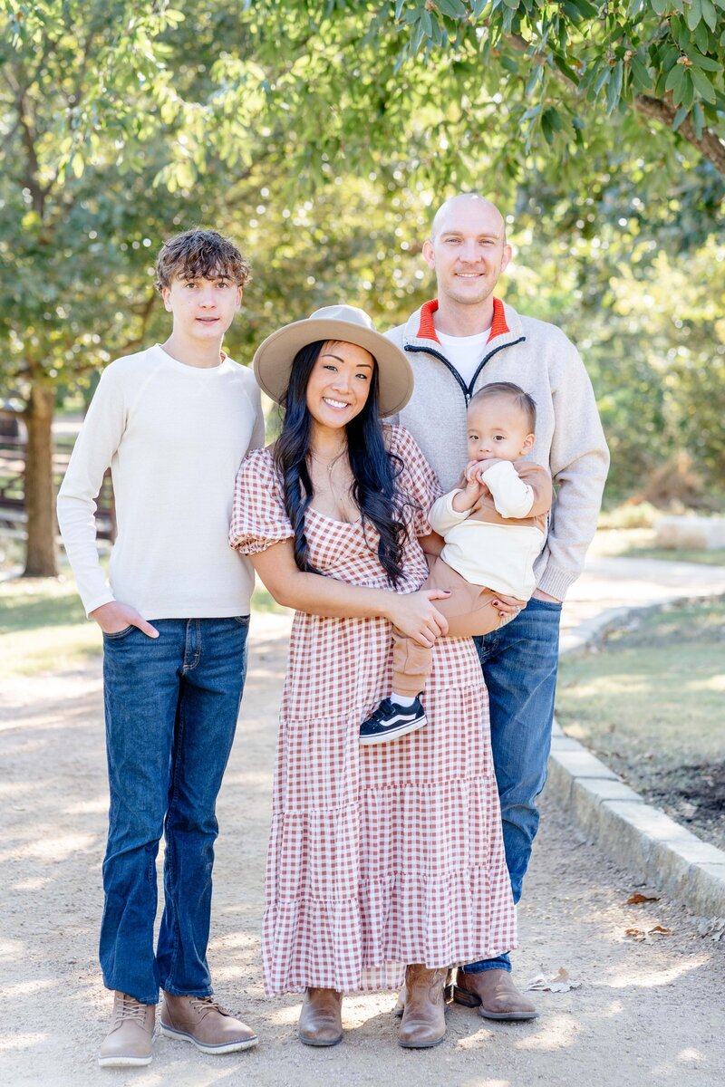 Austin-TX-Fall-Mini-Session-Magnolia-and-Grace-Photography-Co-JessicaL# (1)-18