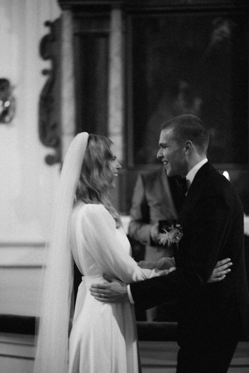 Wedding photograph of an intimate wedding ceremony by photographer Hannika Gabrielsson