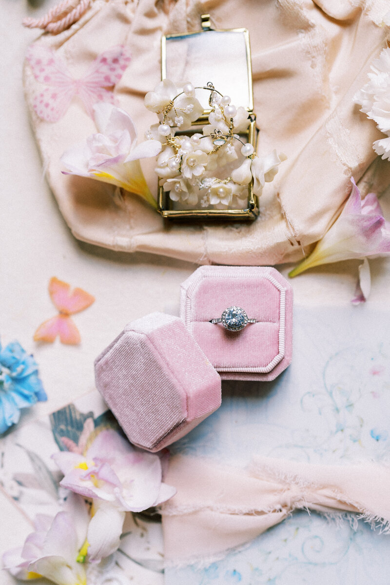 bridal details at cheateau de champlatreux