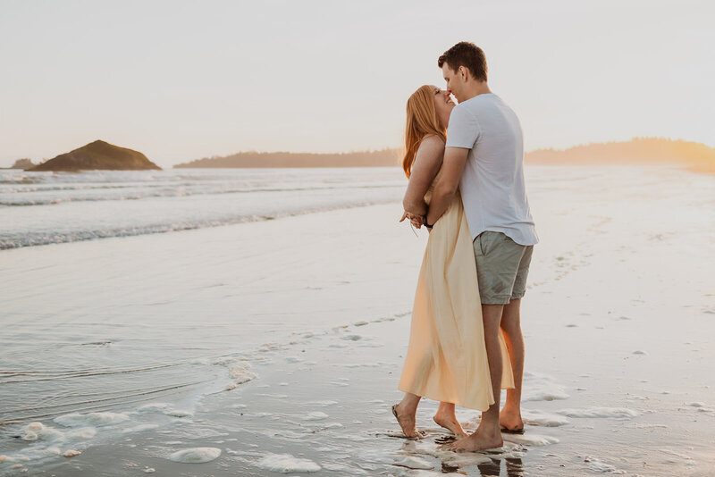 Jessica-Rae-Schulz-Edmonton-Alberta-Canada-Photographer-Destination-Travel-Tofino-Engagement-Couples-Candid-Beach-Boho-Love-34