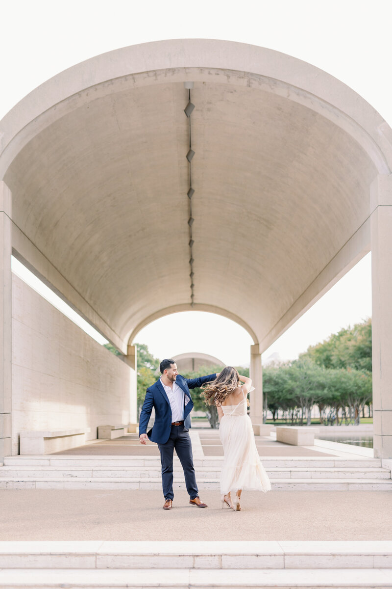 Fort-Worth-Kimbell-Art-Museum-Engagement-Session-Chirstian-Wedding-Photographer-Kortney-Boyett27