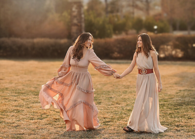 Amazing family session under the gorgeous light at Golden Pond Park in Longmont, Colorado.
