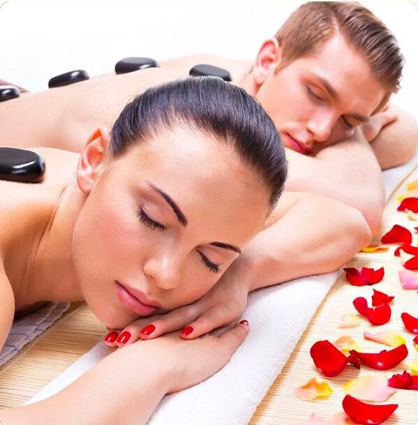 Serene private treatment room at Haim Spa in Mexico City, with soft ambient lighting, natural materials, and calming decor designed for therapeutic massage and beauty rituals.