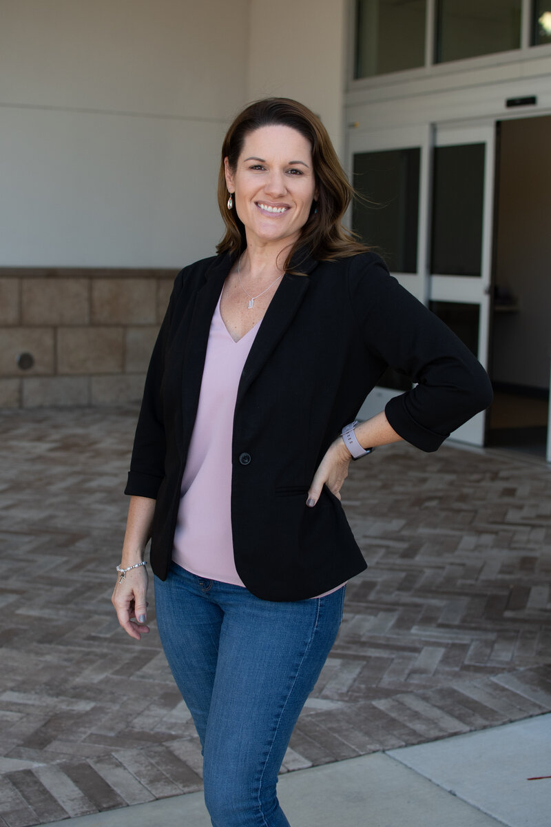 Jenna Sims, QuickBooks Online Certified Pro Advisor and trained bookkeeper service small businesses in Naples, Florida