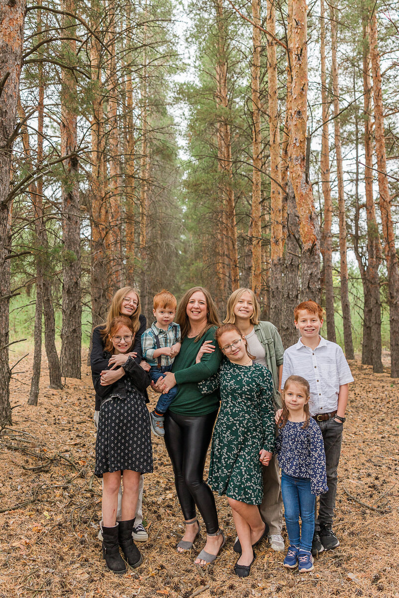2024 krystal-moore-photography-moose-jaw-sask-forest-family-21