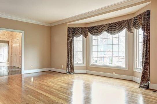 45 Bedeckers Interiors - Kristine Gregory - St James living room BEFORE