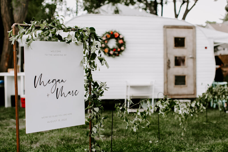 Intimate-Backyard-Wedding-welcome-sign