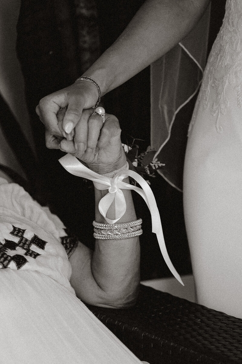 WEBSITE-ottawa-toronto-pec-kingston-ontario-quebec-lifestyle-couples-engagement-elopement-wedding-photographer-5554