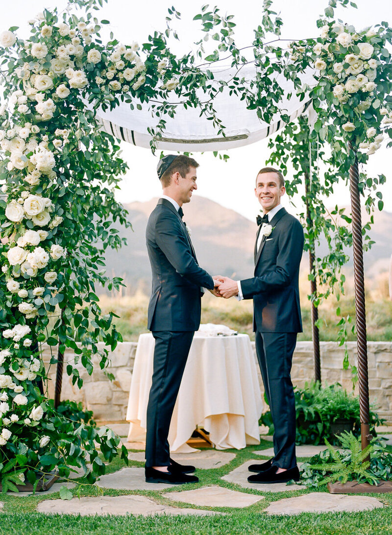 Carmel-Valley-Ranch-wedding-photographers-the-dejaureguis-erin-and-courtney-photographers-0007