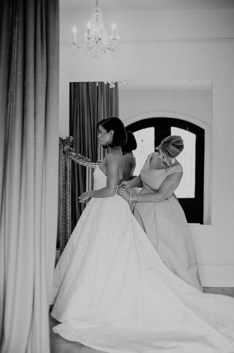 bride and mom getting ready captured by a knoxville wedding photographer