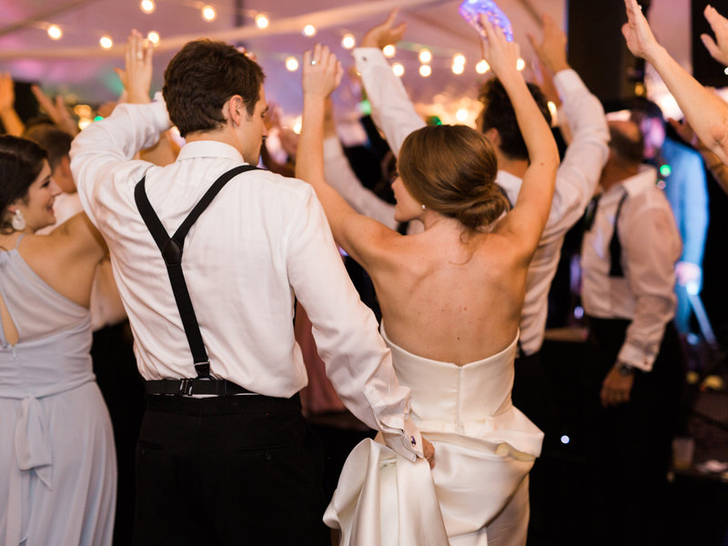 couple dancing at their wedding at houston lake country club photography