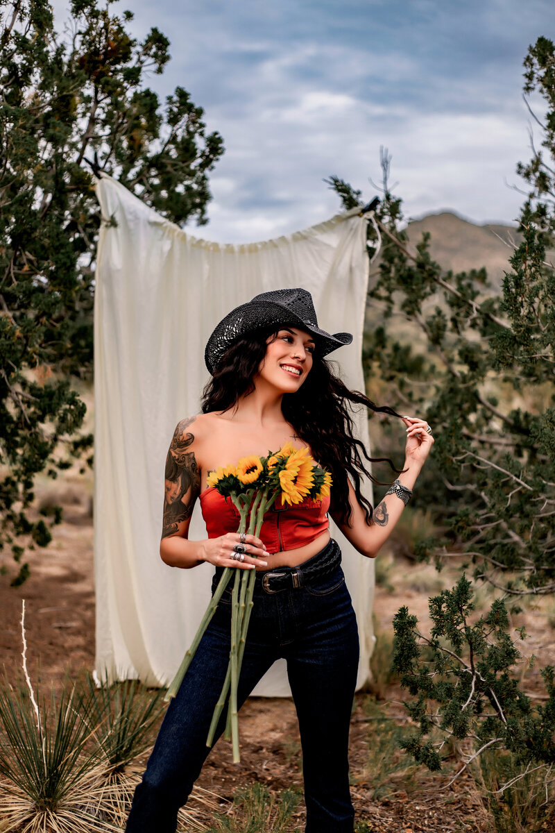 woman in cowboy hat photo
