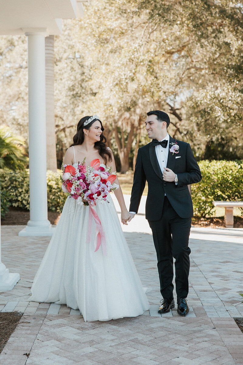 Styled Couple and Bouquet | Helena Elizabeth Events