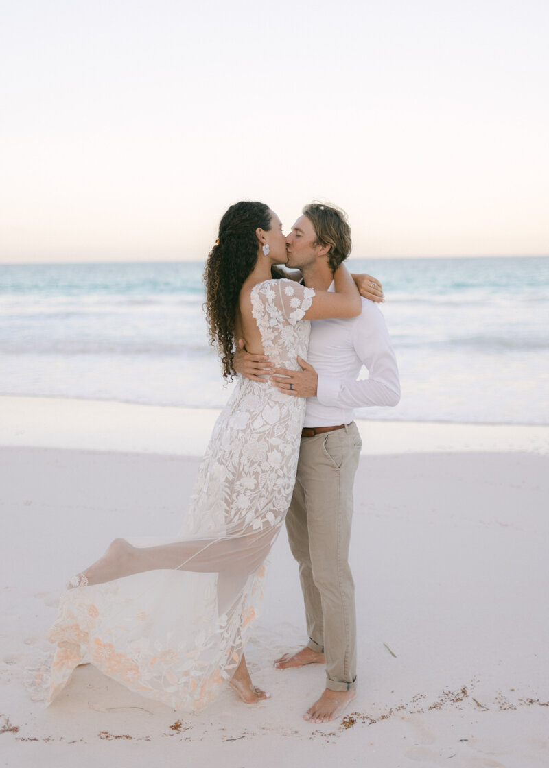 alessandra-shane-harbour-island-wedding-hollyclarkphotography-h-882