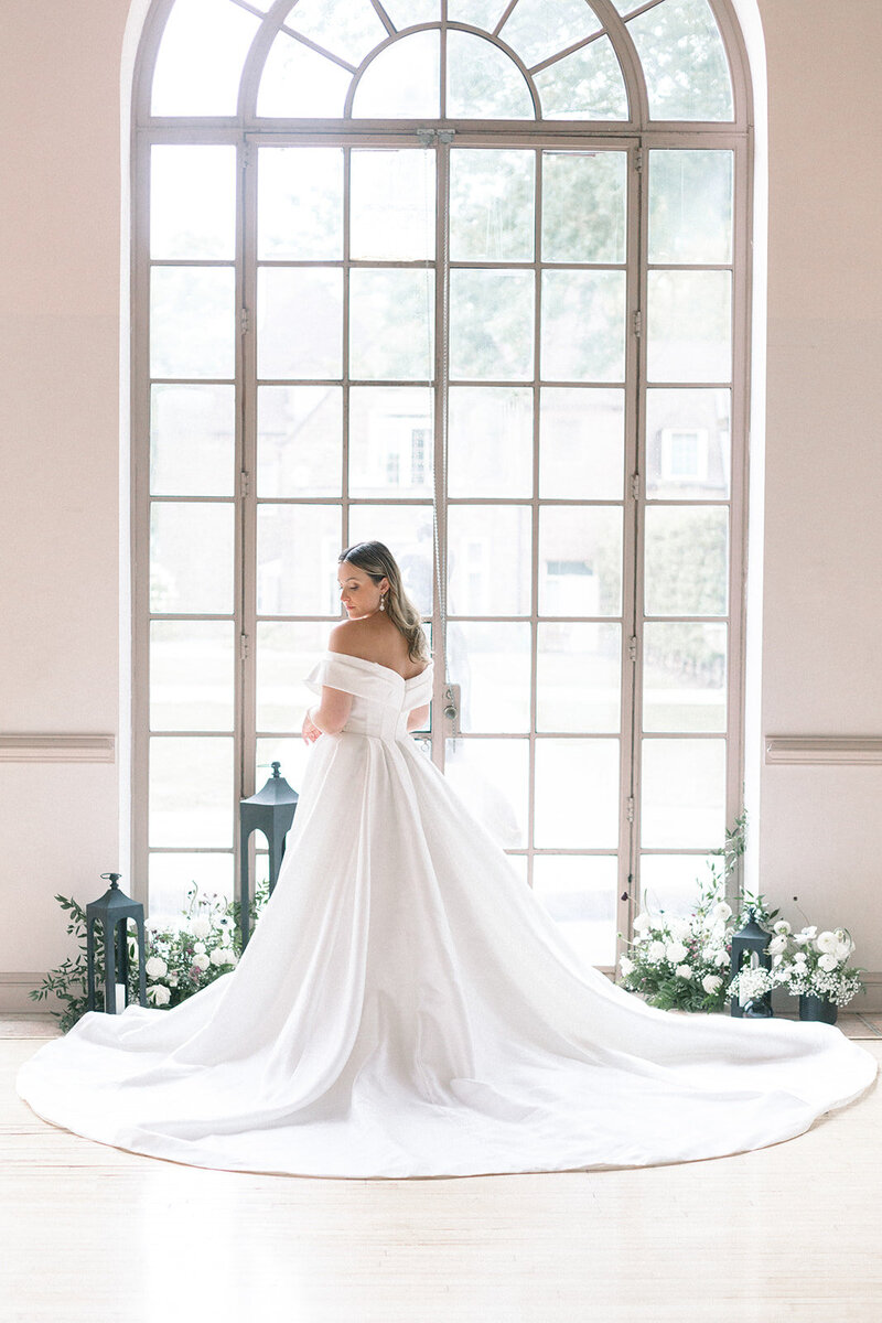 Beautiful intimate wedding at The Olde  Bar Philadelphia
