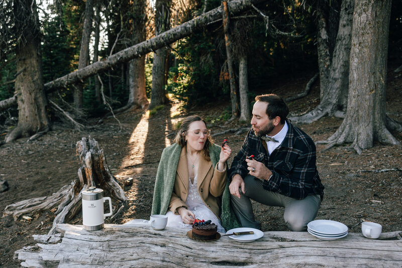 Bend-Oregon-Sparks-Lake-sunrise-elopement-1