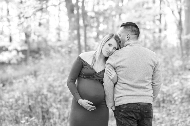 milwaukee-maternity-photos-fall-wehr-nature-center-the-paper-elephant-002