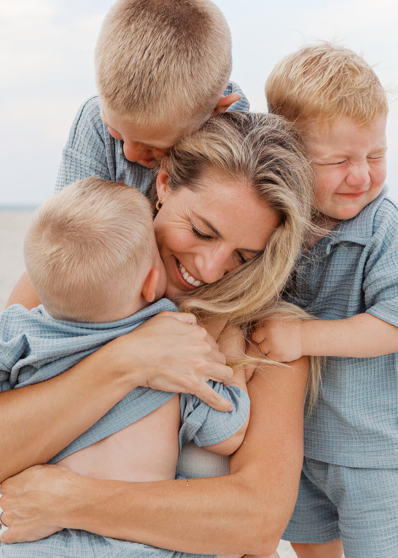RochlerFamilyKureBeach2025EmilyDeLukePhotography-51