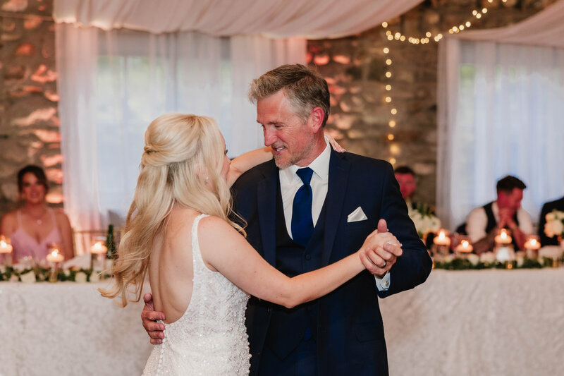 77-A&J - Wedding - Castle Farms - Michigan Wedding Photographer