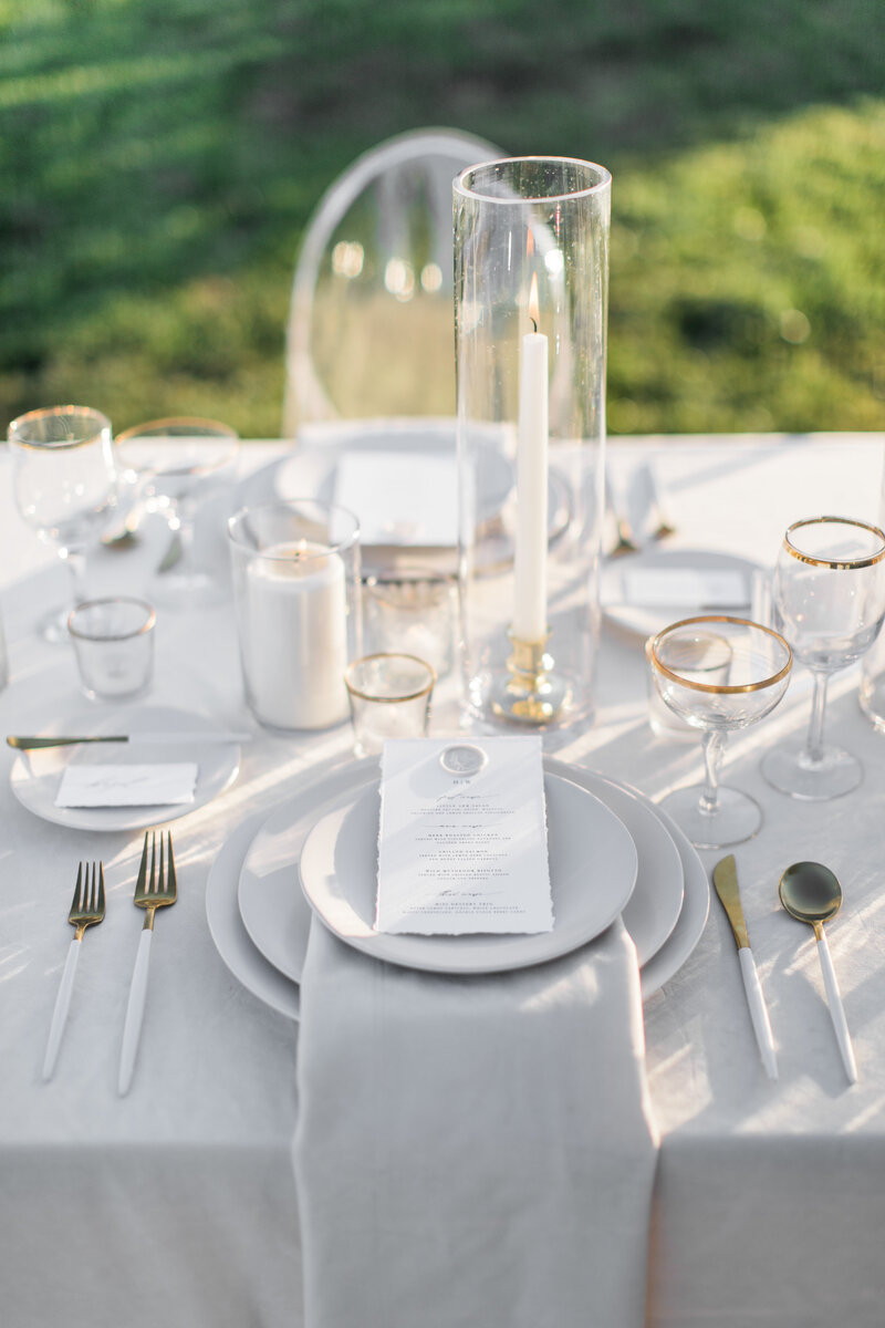 TABLESCAPE-MONOTONE