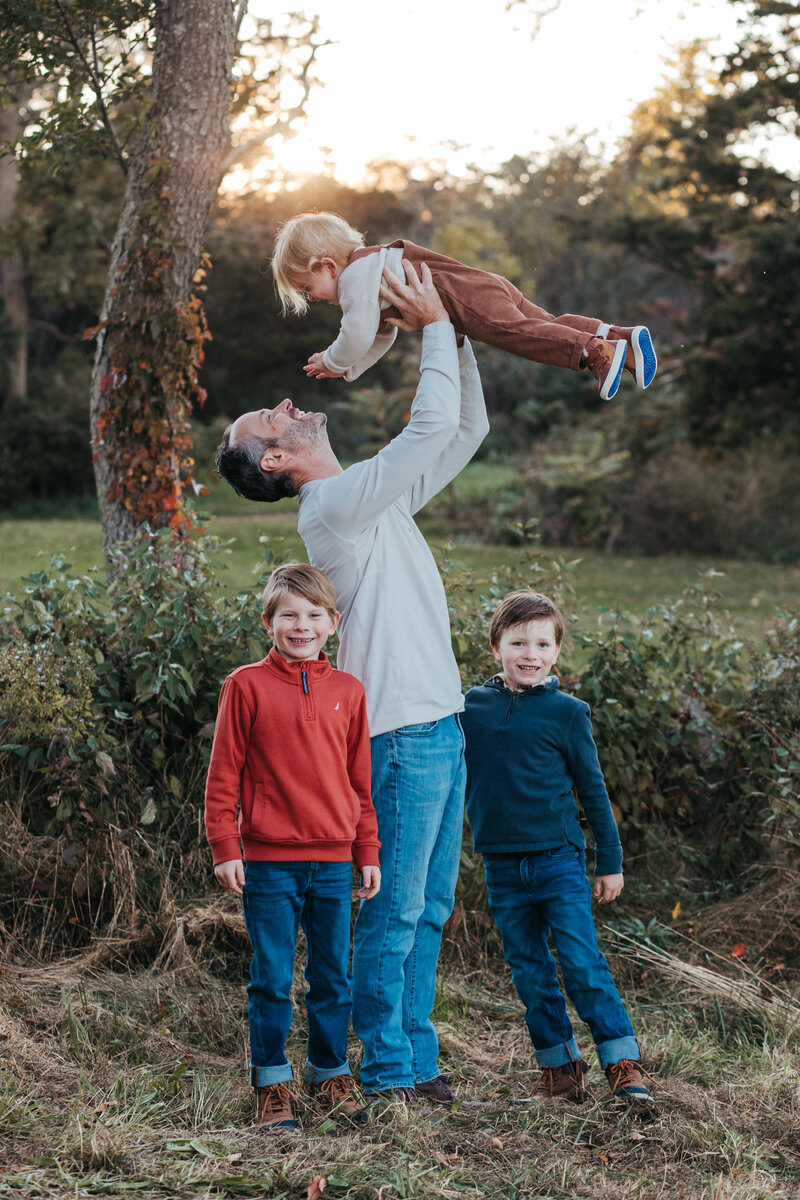 fall outdoor family photo at a northshore location at golden hour mini shoot
