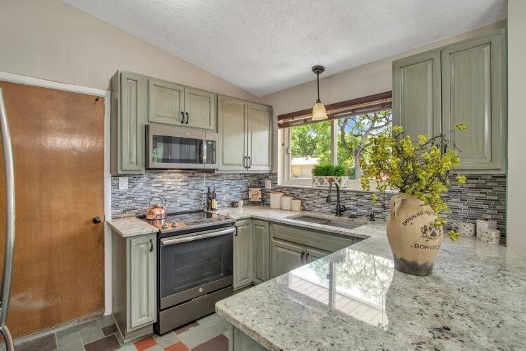 Photo of a kitchen after it was remodeled and staged.